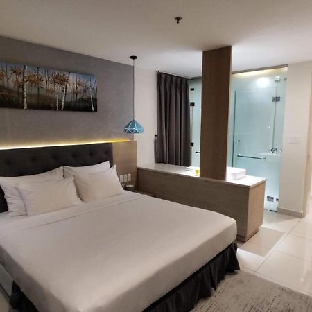 Oceanami Villas & Beach Club 3 Bedroom Villa ロン・ハイ エクステリア 写真
